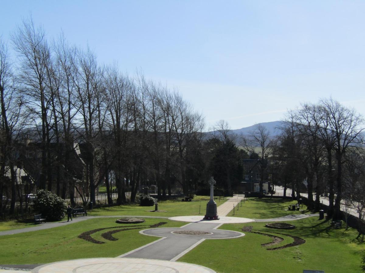 Duke Of Gordon Hotel Kingussie Zewnętrze zdjęcie
