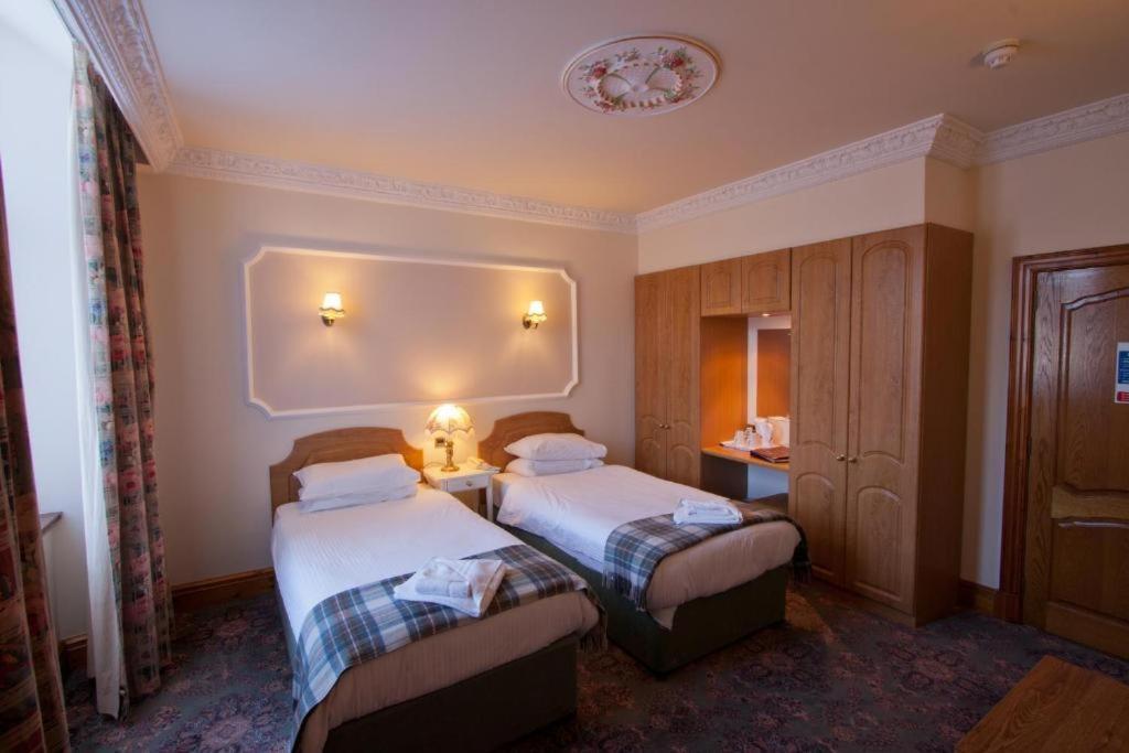 Duke Of Gordon Hotel Kingussie Zewnętrze zdjęcie