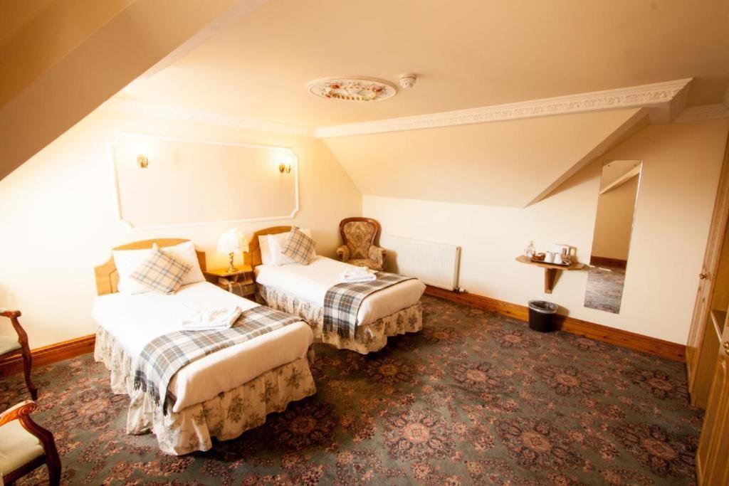 Duke Of Gordon Hotel Kingussie Zewnętrze zdjęcie