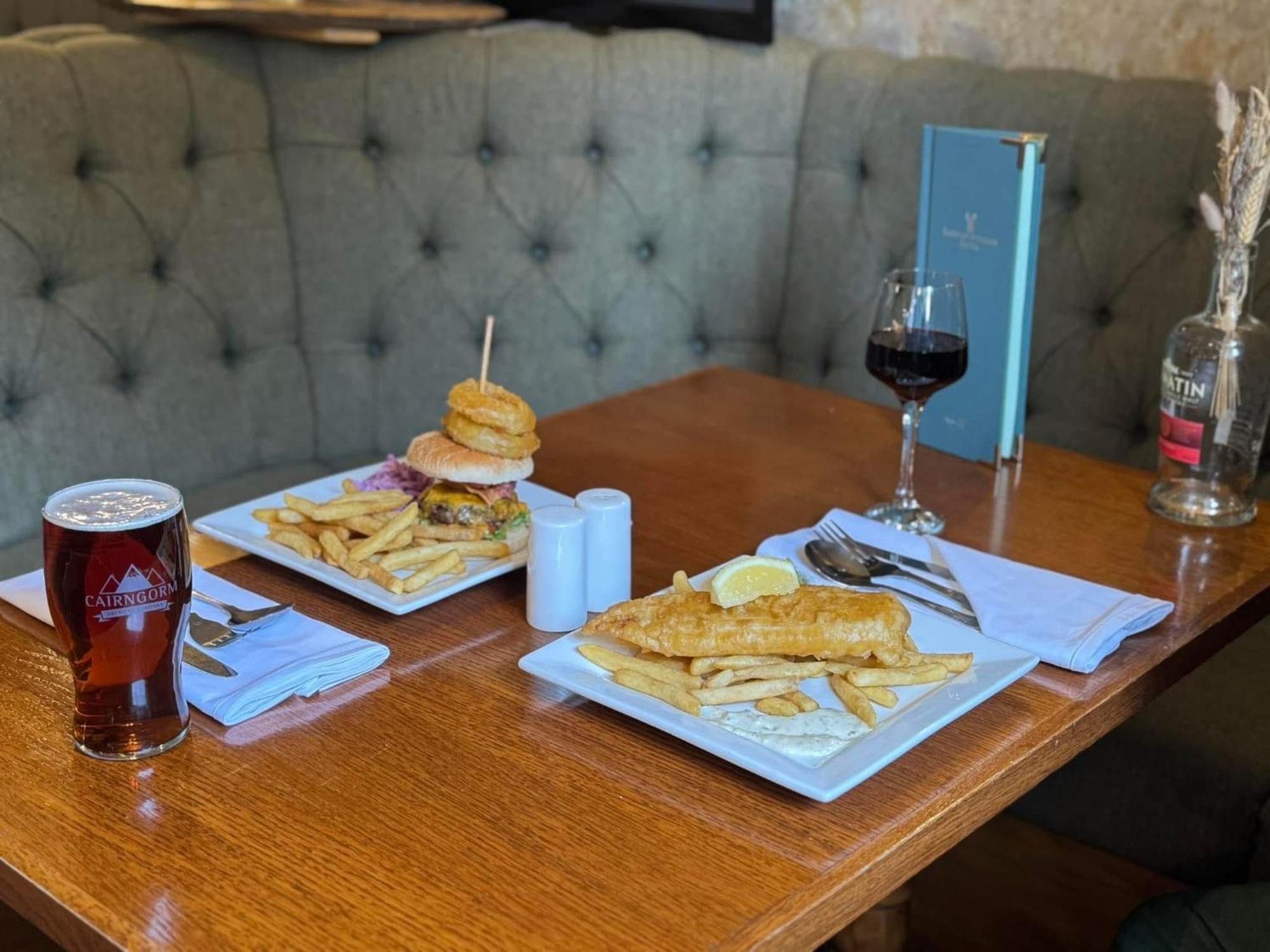 Duke Of Gordon Hotel Kingussie Zewnętrze zdjęcie