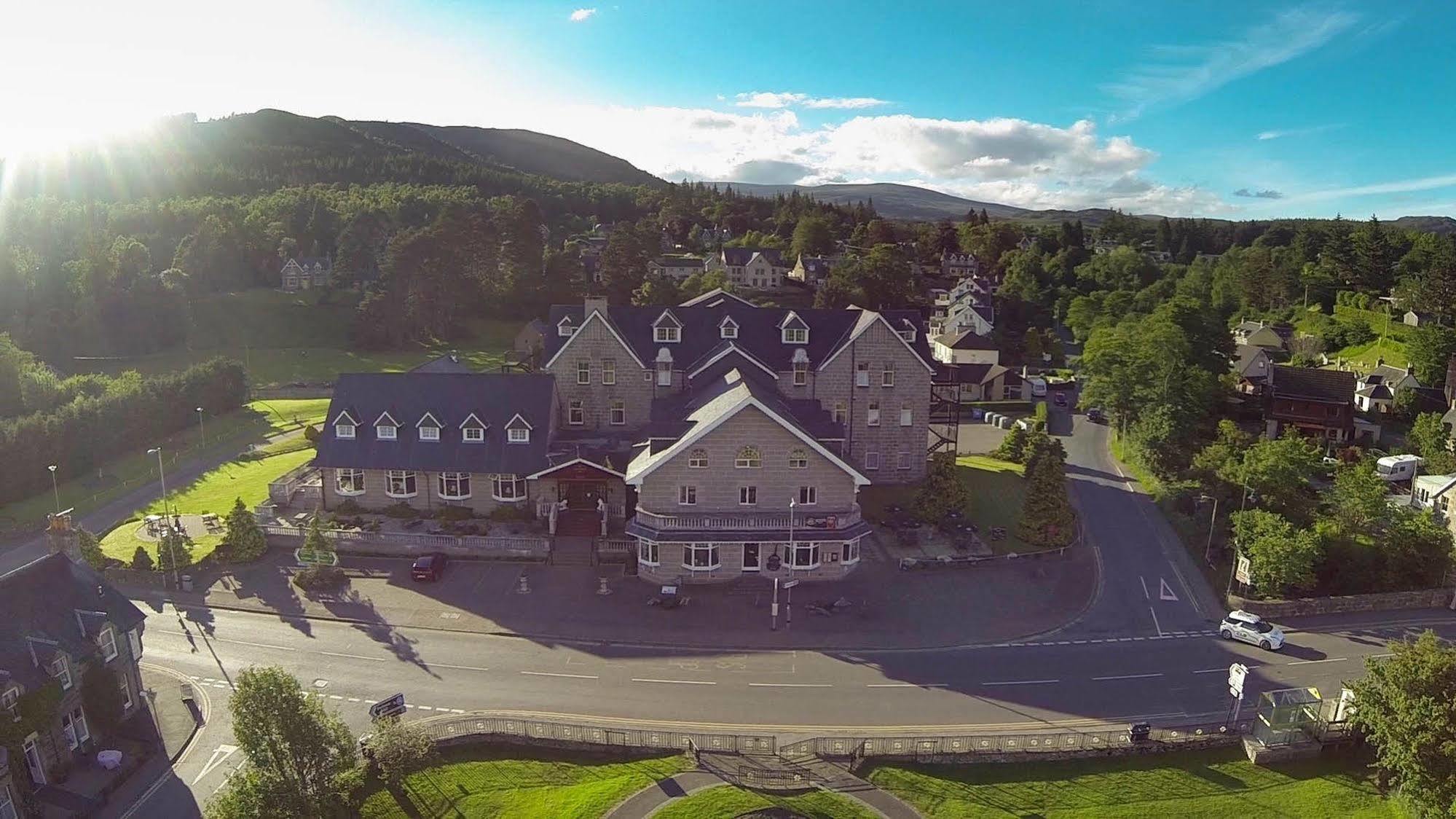 Duke Of Gordon Hotel Kingussie Zewnętrze zdjęcie