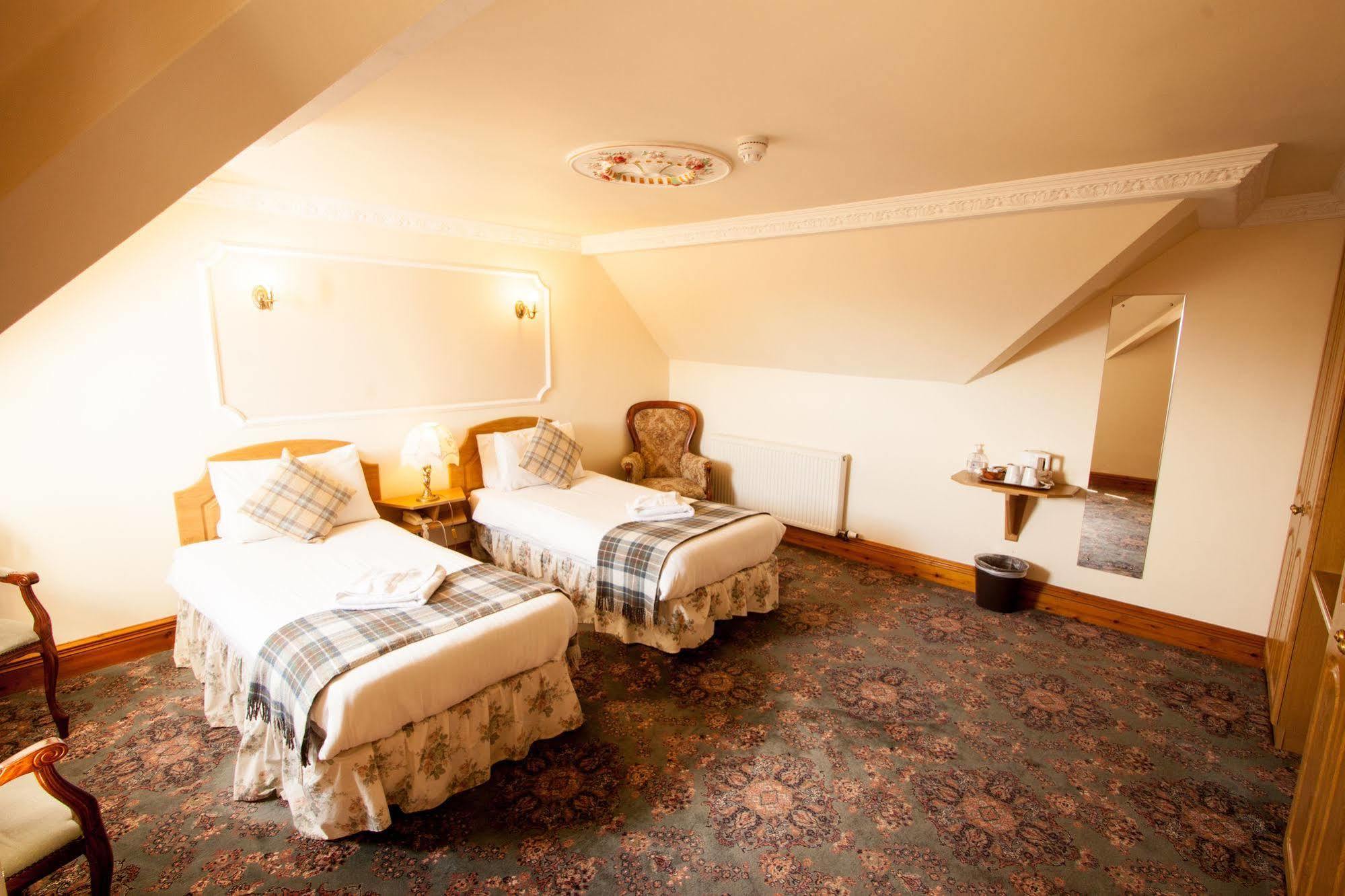 Duke Of Gordon Hotel Kingussie Zewnętrze zdjęcie
